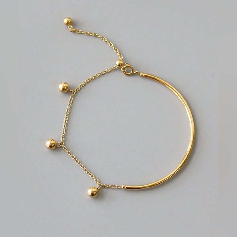 Elegant Gold Bracelet